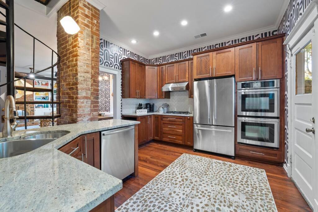 Large Historical Home W/ Fire Pit, Chef Kitchen. เมมฟิส ภายนอก รูปภาพ