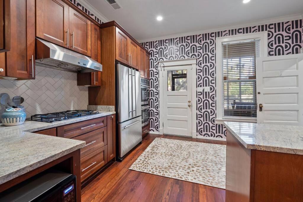 Large Historical Home W/ Fire Pit, Chef Kitchen. เมมฟิส ภายนอก รูปภาพ